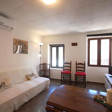 Lets Holidays Cozy 70 M. From The In Tossa * טוסה דה מאר