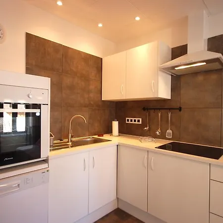 Lets Holidays Cozy 70 M. From The In Tossa דירה *